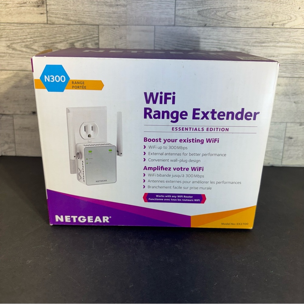 NETGEAR‎ EX2700 300 Mbps WiFi Range Extender - EX2700-100PAS
used